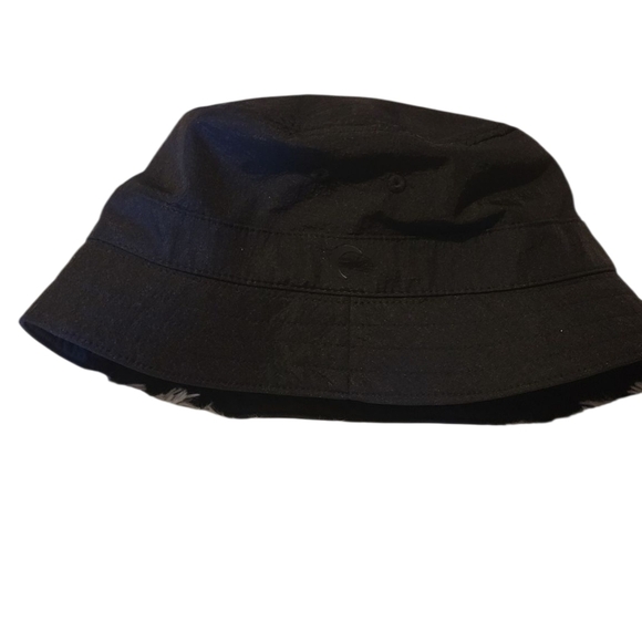 Active USA Accessories - Zyia Black Bucket Hat OSFM